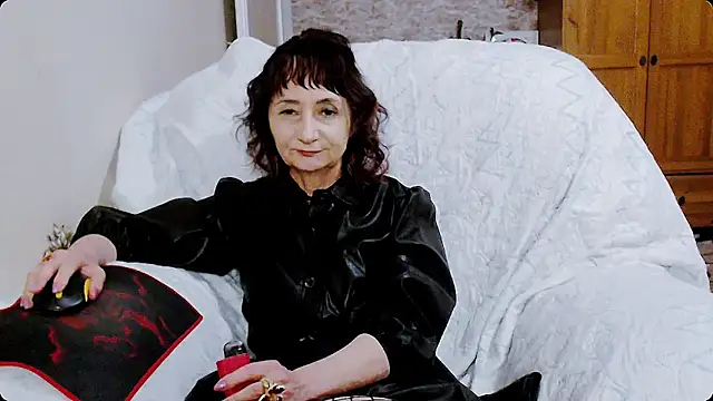 Snapshot of AnnieEltgant chatting on January 2025 02:24:02 PM AnnieEltgant online show from January 2025 02:24:02 PM