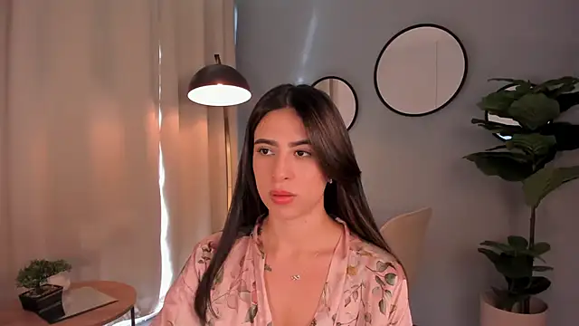 Snapshot of LiaPearce chatting on December 2024 12:27:02 PM LiaPearce online show from December 2024 12:27:02 PM