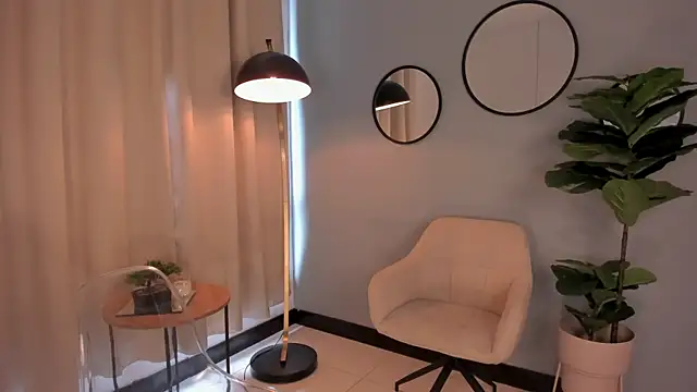 Snapshot of LiaPearce chatting on February 2025 03:39:01 PM LiaPearce online show from February 2025 03:39:01 PM