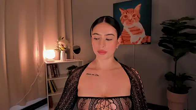 Snapshot of LiaPearce chatting on October 2025 12:27:02 PM LiaPearce online show from October 2025 12:27:02 PM