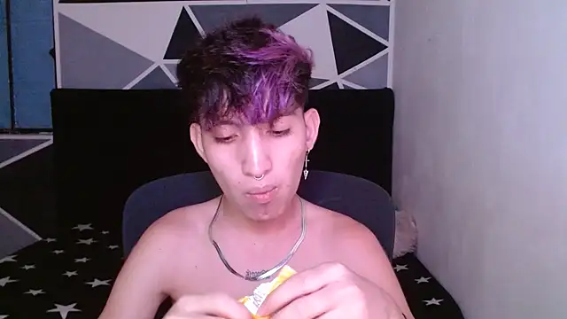 littlextreme online show from December 2024 02:39:01 AM