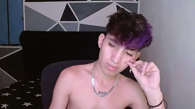 littlextreme online show from December 2024 01:08:01 AM