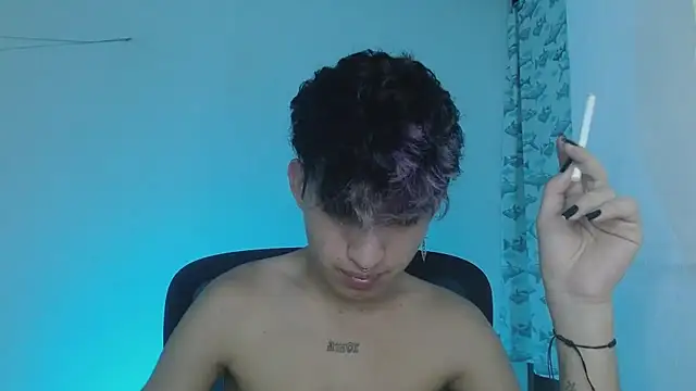 littlextreme online show from February 2025 02:25:01 AM