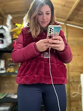 DaisyVibesss online show from December 2024 01:14:01 PM