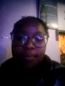 Snapshot of Sweetcutevee chatting on November 2025 10:21:02 PM Sweetcutevee online show from November 2025 10:21:02 PM
