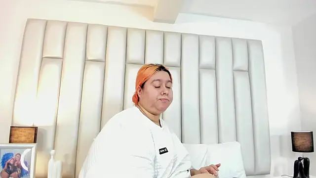 aandreaperez online show from October 2025 12:38:01 PM