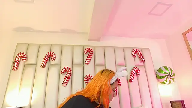 aandreaperez online show from December 2025 11:51:01 AM