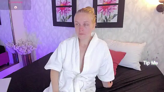 Snapshot of EmilySumer chatting on March 2025 05:57:02 AM EmilySumer online show from March 2025 05:57:02 AM