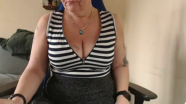 Diablica41 online show from November 2025 09:42:02 AM