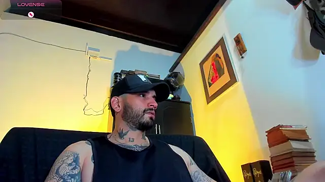 Snapshot of CamiloGray_ chatting on February 2025 01:20:01 PM CamiloGray online show from February 2025 01:20:01 PM