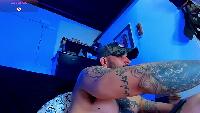 Snapshot of CamiloGray_ chatting on February 2025 12:47:01 PM CamiloGray online show from February 2025 12:47:01 PM