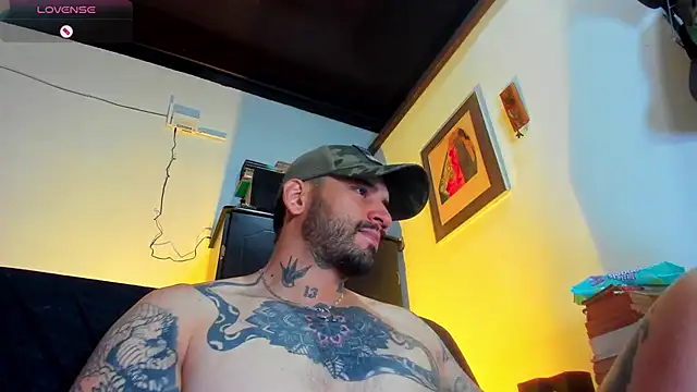 Snapshot of CamiloGray_ chatting on February 2025 02:00:01 PM CamiloGray online show from February 2025 02:00:01 PM