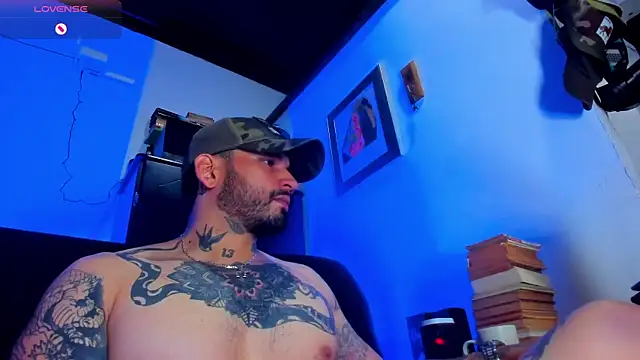 Snapshot of CamiloGray_ chatting on February 2025 01:22:02 PM CamiloGray online show from February 2025 01:22:02 PM