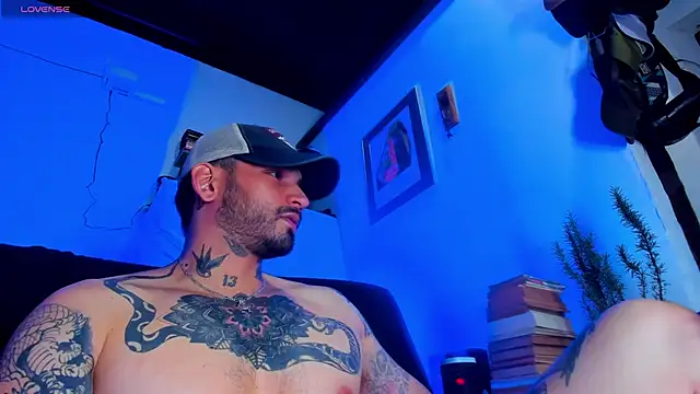 Snapshot of CamiloGray_ chatting on February 2025 06:02:02 PM CamiloGray online show from February 2025 06:02:02 PM