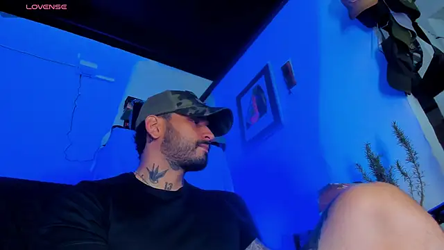 Snapshot of CamiloGray_ chatting on February 2025 04:58:02 PM CamiloGray online show from February 2025 04:58:02 PM