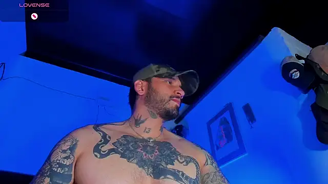 Snapshot of CamiloGray_ chatting on March 2025 05:39:02 PM CamiloGray online show from March 2025 05:39:02 PM