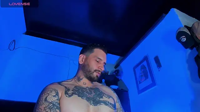 Snapshot of CamiloGray_ chatting on March 2025 03:07:02 PM CamiloGray online show from March 2025 03:07:02 PM