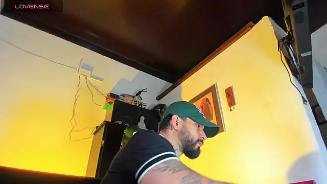 Snapshot of CamiloGray_ chatting on September 2025 01:22:01 PM CamiloGray online show from September 2025 01:22:01 PM