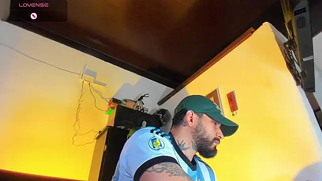 Snapshot of CamiloGray_ chatting on September 2025 02:38:02 PM CamiloGray online show from September 2025 02:38:02 PM