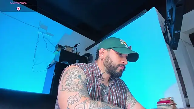 Snapshot of CamiloGray_ chatting on September 2025 03:14:01 PM CamiloGray online show from September 2025 03:14:01 PM