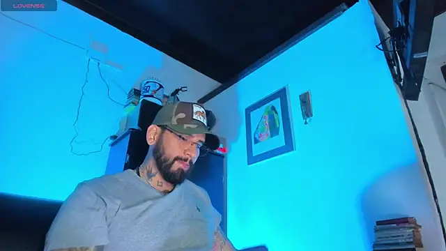 Snapshot of CamiloGray_ chatting on September 2025 02:44:01 PM CamiloGray online show from September 2025 02:44:01 PM