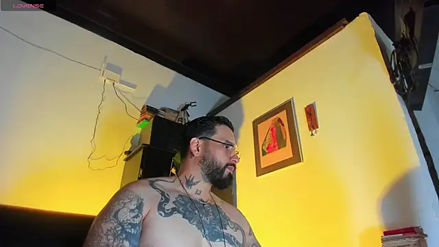 Snapshot of CamiloGray_ chatting on October 2025 02:25:01 PM CamiloGray online show from October 2025 02:25:01 PM