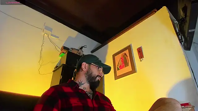 Snapshot of CamiloGray_ chatting on October 2025 03:25:02 PM CamiloGray online show from October 2025 03:25:02 PM