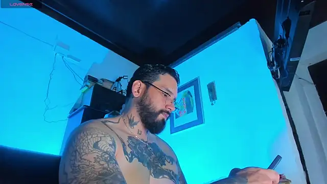 Snapshot of CamiloGray_ chatting on October 2025 02:24:02 PM CamiloGray online show from October 2025 02:24:02 PM