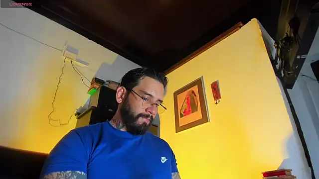 Snapshot of CamiloGray_ chatting on October 2025 02:07:02 PM CamiloGray online show from October 2025 02:07:02 PM