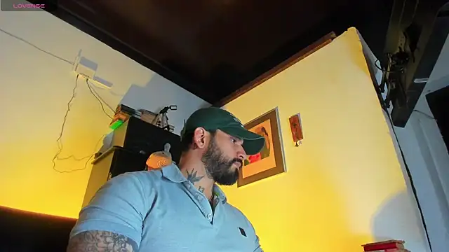 Snapshot of CamiloGray_ chatting on October 2025 01:56:02 PM CamiloGray online show from October 2025 01:56:02 PM