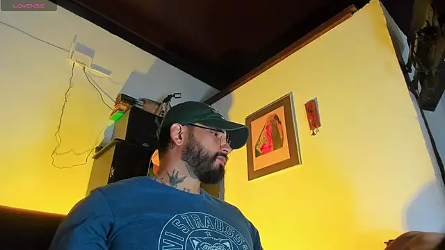 Snapshot of CamiloGray_ chatting on November 2025 03:13:02 PM CamiloGray online show from November 2025 03:13:02 PM