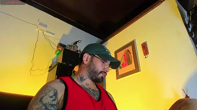 Snapshot of CamiloGray_ chatting on November 2025 10:26:01 AM CamiloGray online show from November 2025 10:26:01 AM