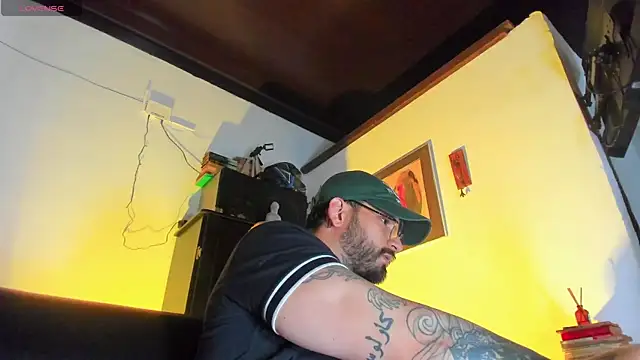 Snapshot of CamiloGray_ chatting on November 2025 02:16:02 PM CamiloGray online show from November 2025 02:16:02 PM