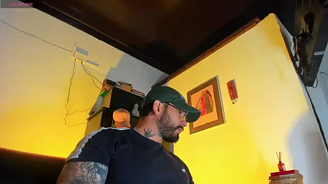 Snapshot of CamiloGray_ chatting on November 2025 01:55:01 PM CamiloGray online show from November 2025 01:55:01 PM