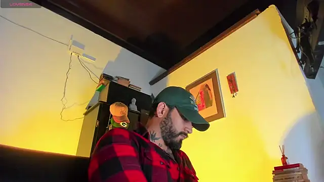 Snapshot of CamiloGray_ chatting on November 2025 02:27:02 PM CamiloGray online show from November 2025 02:27:02 PM