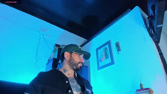 Snapshot of CamiloGray_ chatting on November 2025 01:55:02 PM CamiloGray online show from November 2025 01:55:02 PM