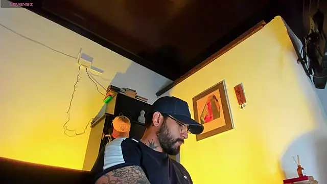 Snapshot of CamiloGray_ chatting on November 2025 12:52:01 PM CamiloGray online show from November 2025 12:52:01 PM