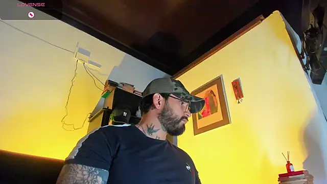 Snapshot of CamiloGray_ chatting on December 2025 01:52:02 PM CamiloGray online show from December 2025 01:52:02 PM