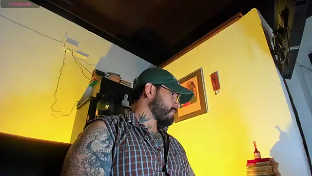 Snapshot of CamiloGray_ chatting on December 2025 02:54:01 PM CamiloGray online show from December 2025 02:54:01 PM