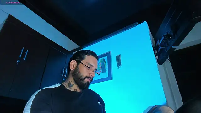 Snapshot of CamiloGray_ chatting on January 2026 01:37:02 PM CamiloGray online show from January 2026 01:37:02 PM