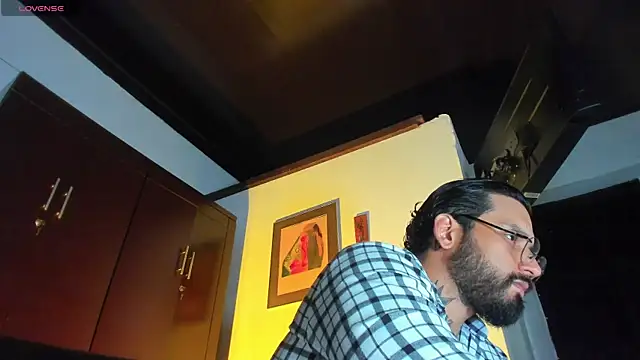 Snapshot of CamiloGray_ chatting on January 2026 03:38:02 PM CamiloGray online show from January 2026 03:38:02 PM