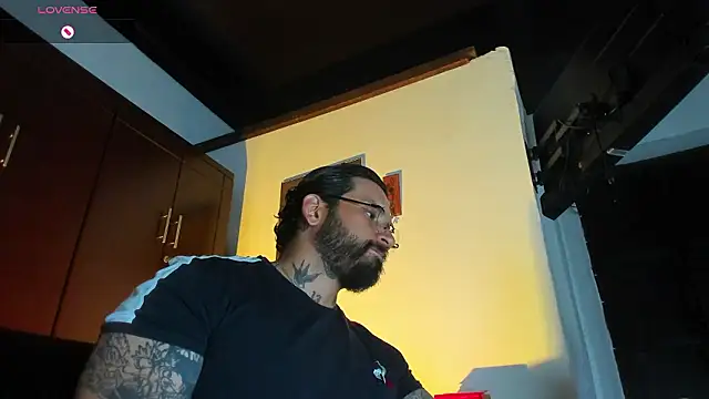 Snapshot of CamiloGray_ chatting on February 2026 02:56:02 PM CamiloGray online show from February 2026 02:56:02 PM