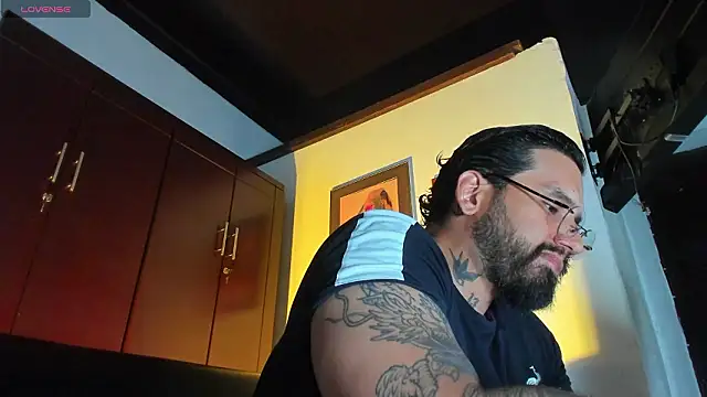 Snapshot of CamiloGray_ chatting on February 2026 02:11:02 PM CamiloGray online show from February 2026 02:11:02 PM