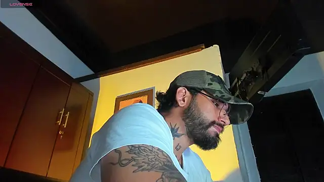 Snapshot of CamiloGray_ chatting on February 2026 02:07:01 PM CamiloGray online show from February 2026 02:07:01 PM