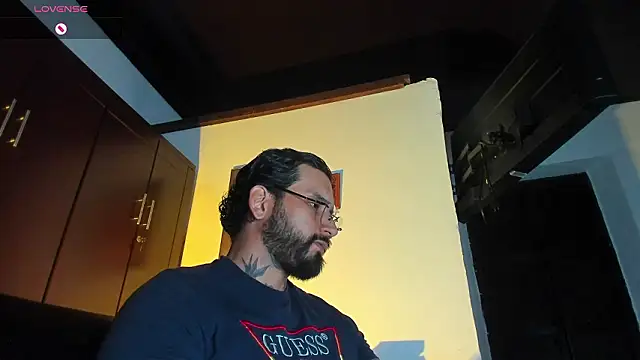 Snapshot of CamiloGray_ chatting on March 2026 02:23:02 PM CamiloGray online show from March 2026 02:23:02 PM