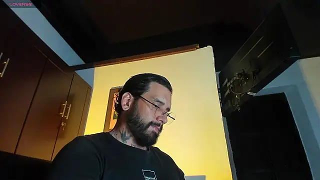 Snapshot of CamiloGray_ chatting on March 2026 02:46:02 PM CamiloGray online show from March 2026 02:46:02 PM