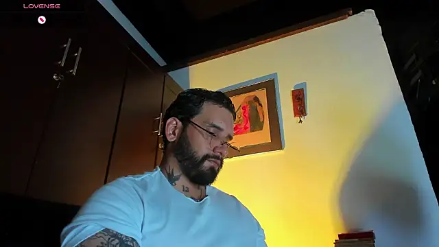 Snapshot of CamiloGray_ chatting on March 2026 02:45:01 PM CamiloGray online show from March 2026 02:45:01 PM