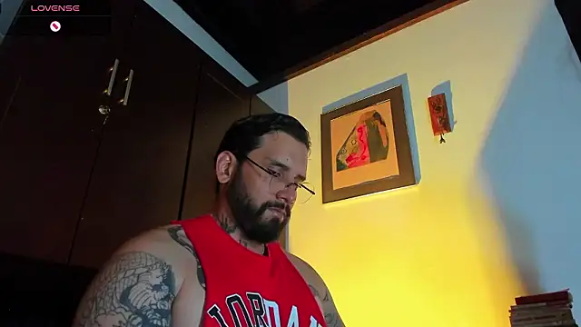 Snapshot of CamiloGray_ chatting on March 2026 02:43:01 PM CamiloGray online show from March 2026 02:43:01 PM