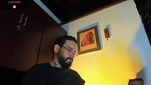 Snapshot of CamiloGray_ chatting on April 2026 04:01:01 PM CamiloGray online show from April 2026 04:01:01 PM