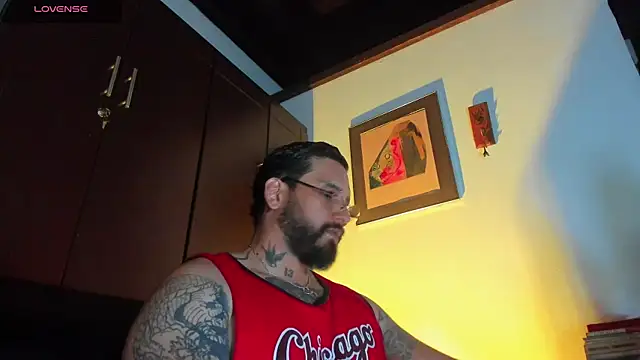 Snapshot of CamiloGray_ chatting on April 2026 02:11:02 PM CamiloGray online show from April 2026 02:11:02 PM